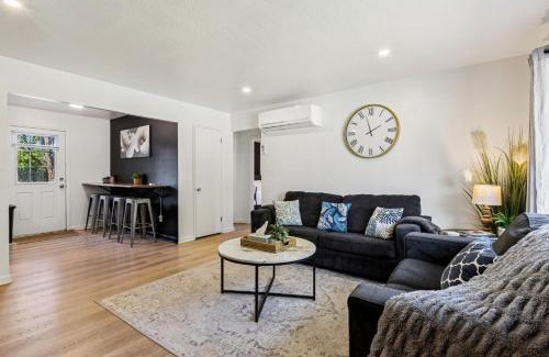 Parma Heights House | 2BR with Private Hot Tub