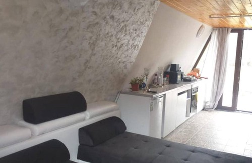 Bran Cabin | 2brcabin-fireplace-hottub-sauna-skiresort