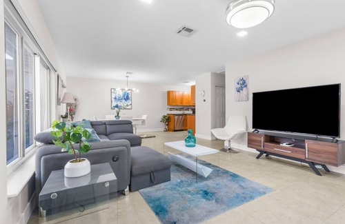 Coral Ridge Apartment | 2MI from Beach + Heated Pool + Grill