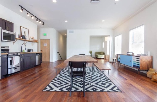 South Pointe Apartment | 2min WALK 2 Beach 4beds 2 Baths Pet OK