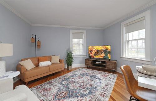 Durham Apartment | 2nd Level Flat in Durham Lakewood Area