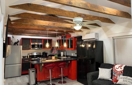 Tuscaloosa House | 2nd of 3 Luxury Tiny Homes in Tuscaloosa at PALMER LEGACY “Henley Gordon“ Unit 2