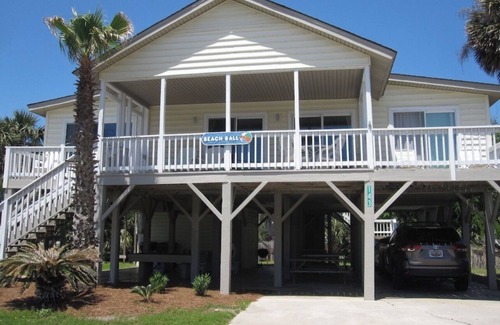 Edisto Island House | 2nd row Ocean Views 4br 3ba Sleeps 12, '25 Pool Amenity Card, linens included