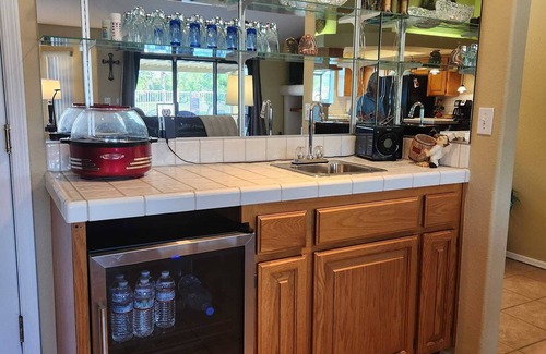 Bullhead City House | 3/2 custom pool home, gated marina. Sleeps 6, Dogs OK, 40 acre greenbelt 30 days