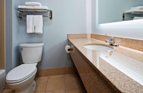 Blaine House | 3 Awesome Units Near Wheeling Heritage Port, National Imperial Glass Museum