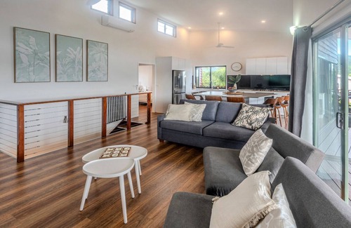 Hamilton Island Villa | 3 B/R Villa, Sunset Views, Buggy -Hamilton Island