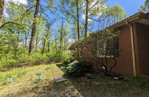 Sylva House | 3 bd 2 ba 1700 sq ft renovated home secluded yet close to many area attractions
