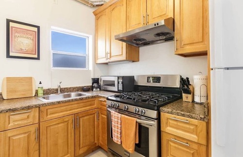 Cow Hollow Apartment | 3 BD/2BA FLAT ON TRENDY UNION STREET IN SF!