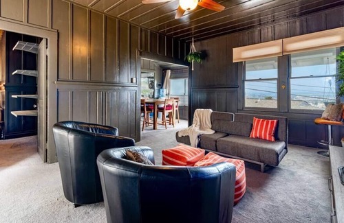 Liliha - Kapalama House | 3 bdrm/2 bth family stay: ocean view, in town, etc