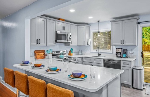 High Point Apartment | 3 Bdrm Close to Downtown High Point & Dog Friendly