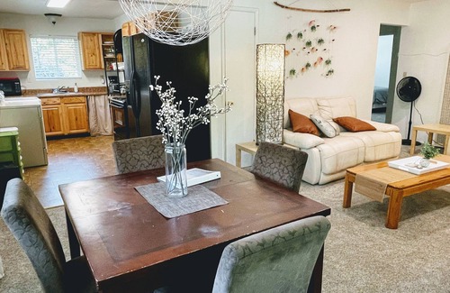 Redding Apartment | 3 Bdrm, Downtown Apartment Near Hospitals & Cafes