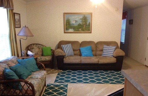 Tumbling Shoals House | 3 Bed/ 2 Bath About a Mile from Old Hwy. 25 Boat Ramp