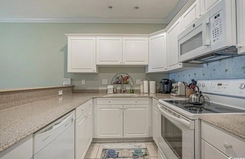 Garden City House | 3 bed 2 bath Condo, 1 mile to Beach, Sleeps 8 2X Pools, Golf, Gym, Elevator