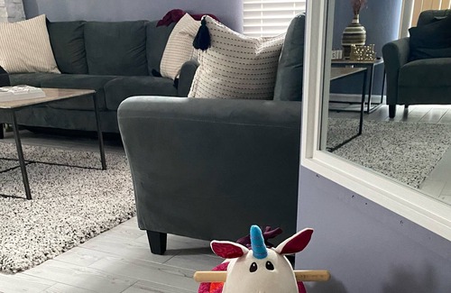 Ocoee House | 3 bed 2 Bath Pool Home Close to Universal & Disney Parks Open Concept Kitchen