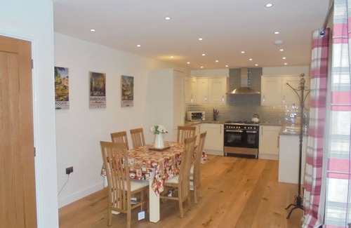 Ferrensby House | 3 bed cottage on farm with hot tub & pool in quiet village in north yorkshire