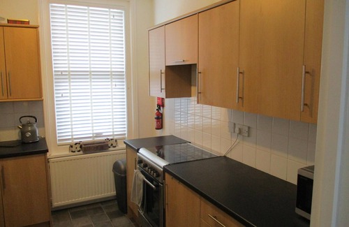 Ryde Apartment | 3 Bed Flat - Sleeps 5 - Garden - Parking - Wifi