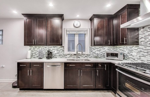 O'Hare House | 3-Bed Home by O'hare & Rosemont