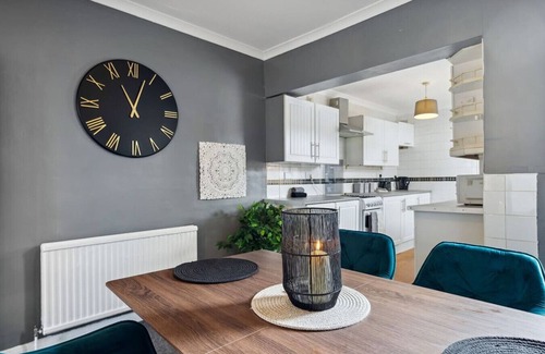 Gillingham House | 3-Bed Home with Easy Access to Medway Hospital