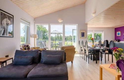 Hopton House | 3 Bed in Hopton 88649