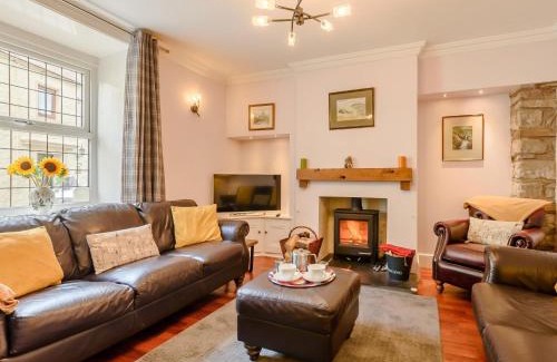 Ingleton House | 3 Bed in Ingleton 93212