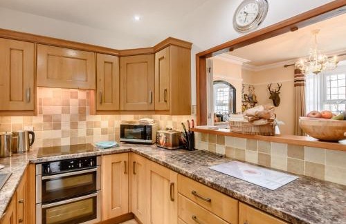Ingleton House | 3 Bed in Ingleton 93212
