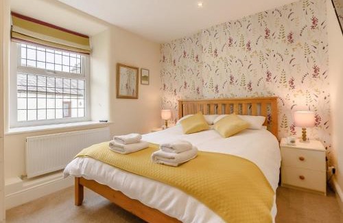 Ingleton House | 3 Bed in Ingleton 93212