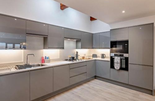 Alne House | 3 Bed in Tollerton 93897