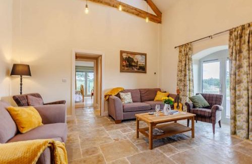 Wixhall House | 3 Bed in Whitchurch 88915