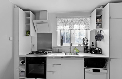 Newham House | 3 Bed, Sleeps 6, Free Parking, Wifi