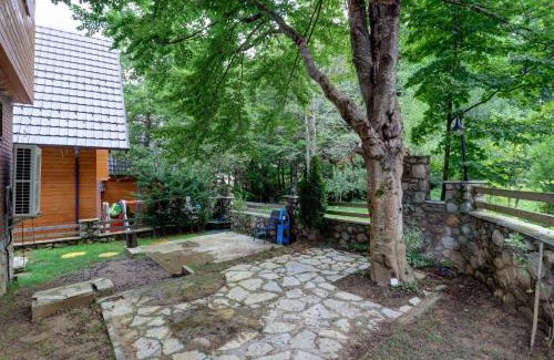 Brezovice Villa | 3 Bed Villa Sleeps 8 - Sauna Spa Parking