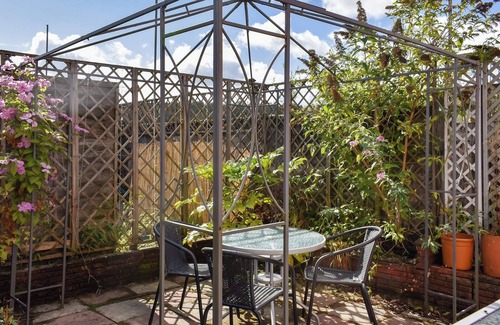 Neath Cottage | 3 bedroom accommodation in Banwen Neath