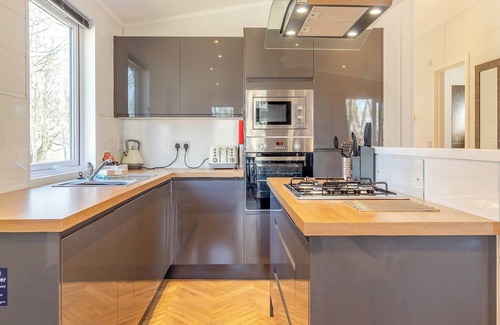 Woolverstone Cabin | 3 bedroom accommodation in Woolverstone, Ipswich