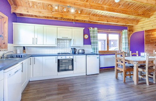 Scunthorpe Cabin | 3 bedroom accommodation in Messingham