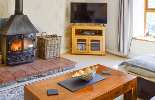 Llandyssiliogogo Cottage | 3 bedroom accommodation in Llwyndafydd, near Llandysul