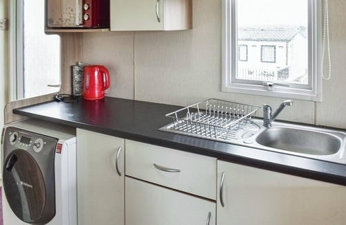 Leysdown-on-Sea Cottage | 3 bedroom accommodation in Isle Of Sheppey, near Faversham