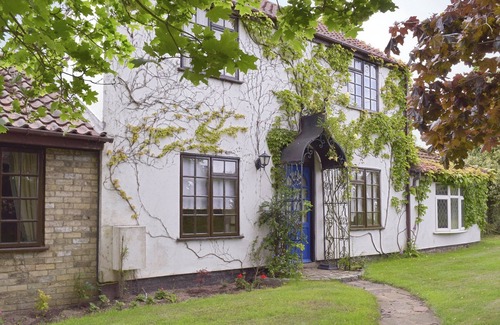 Lowestoft Cottage | 3 bedroom accommodation in Oulton Broad, near Lowestoft