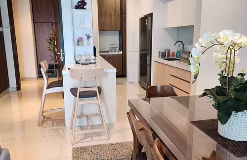 Bouvet Island Apartment | 3-bedroom apartment in cool Cyberjaya with AC, fitness room