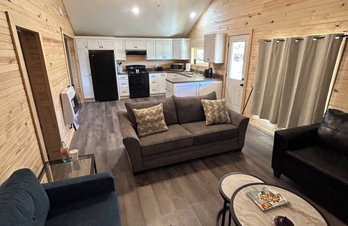 Combs Cabin | 3 bedroom cabin in Combs AR Mill Creek Rd .Closest rental to the Trailhead.