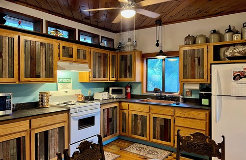 Bisbee Cabin | 3-bedroom cabin in Old Bisbee