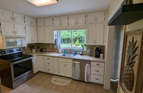 Richmond House | 3-Bedroom Cape Cod Oasis, Private Yard, Fire Pit