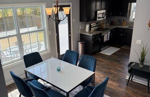 Marietta House | 3-bedroom Charming House in Fabulous Marietta Great Backyard, quiet and relax!