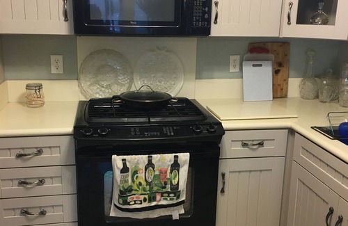 Baristo Condo | 3-bedroom condo in beautiful Palm Springs with 8 pools and spas, tennis, pickle