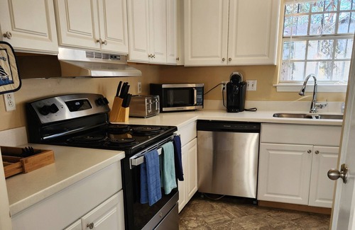 Crestline Heights House | 3 Bedroom Duplex in Quiet Neighborhood!