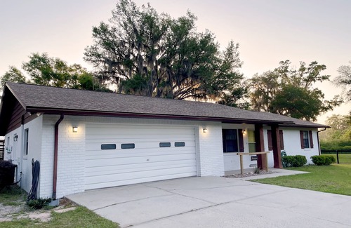 Fellowship Other | 3-bedroom Farmhouse in Ocala with WiFi, AC, Fire Pit on Treed, Grassy Acreage