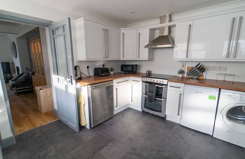 Little Haven Cottage | 3 bedroom home by the beach