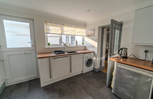 Little Haven Cottage | 3 bedroom home by the beach