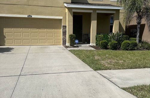 Riverview House | 3-bedroom home located upstairs of my house in enjoyable Riverview with WiFi, AC