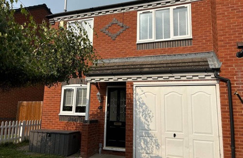 Shrewsbury House | 3 Bedroom Home near Royal Shrewsbury Hospital