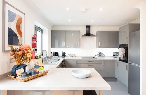 Colchester House | 3 Bedroom House, 2 Free Parking, Free WiFi, Modern comfort