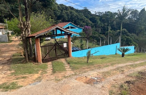 Pinhalzinho House | 3 BEDROOM HOUSE, 4X9 METER POOL, ORCHARD, PLAYGROUND, FIREPLACE AND GAMES ROOM